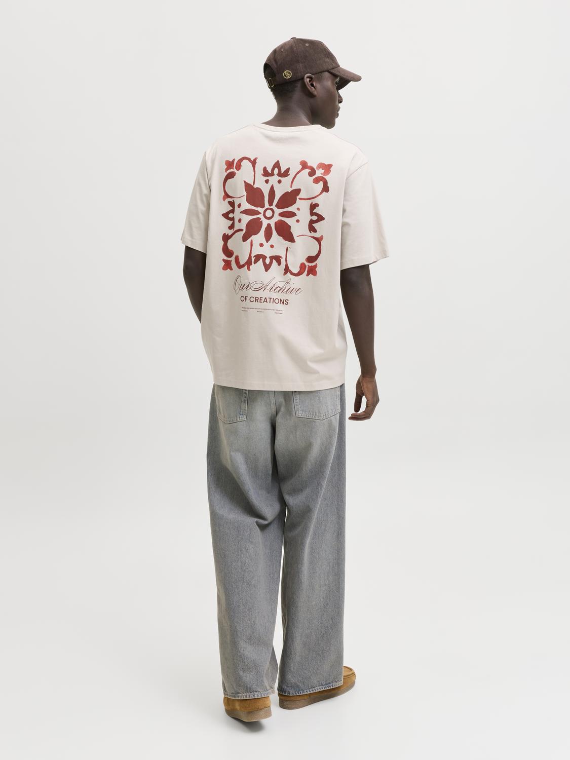 model_shot-back